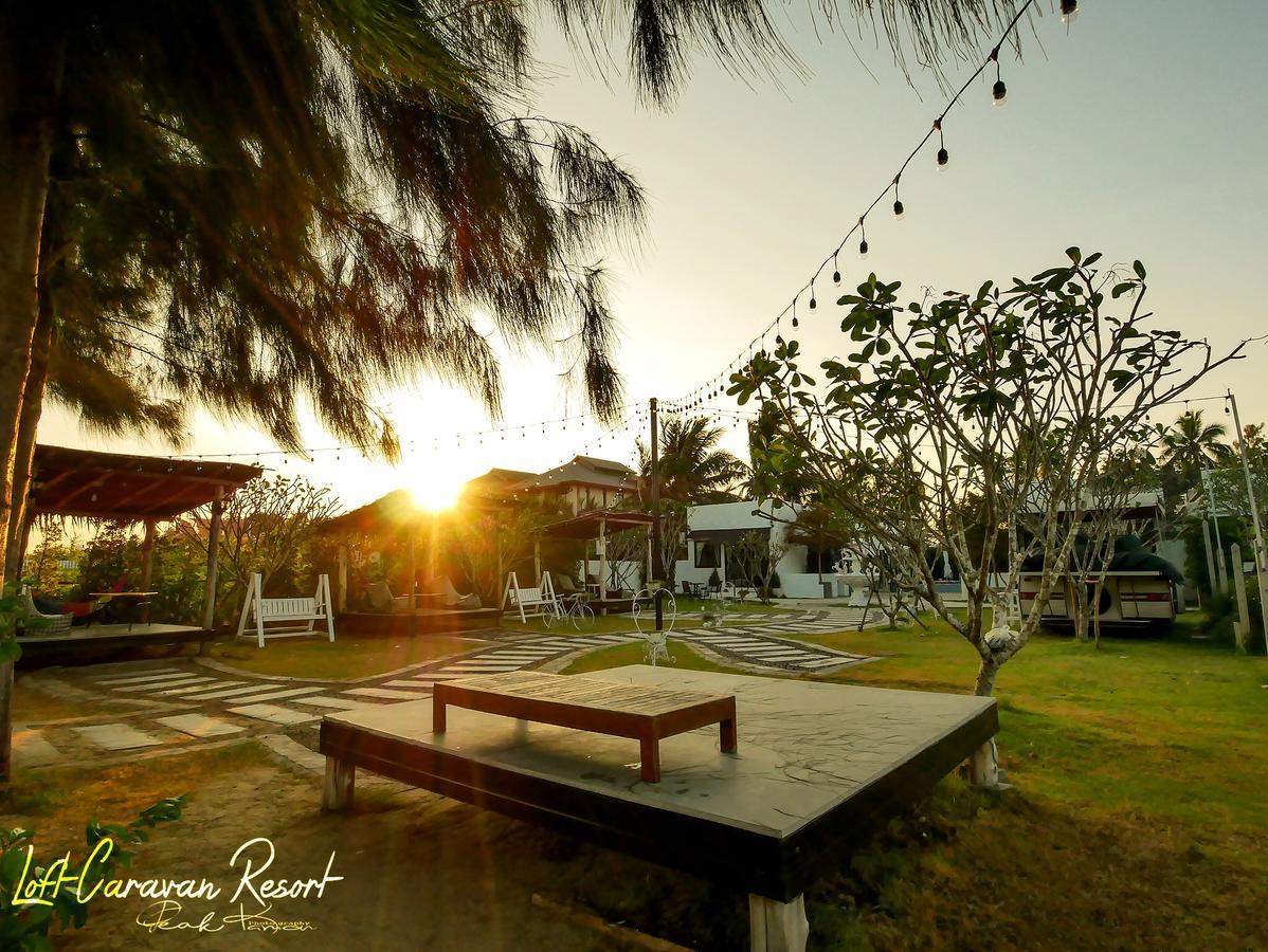Loft Caravan Resort Haad Chao Samran Exterior foto